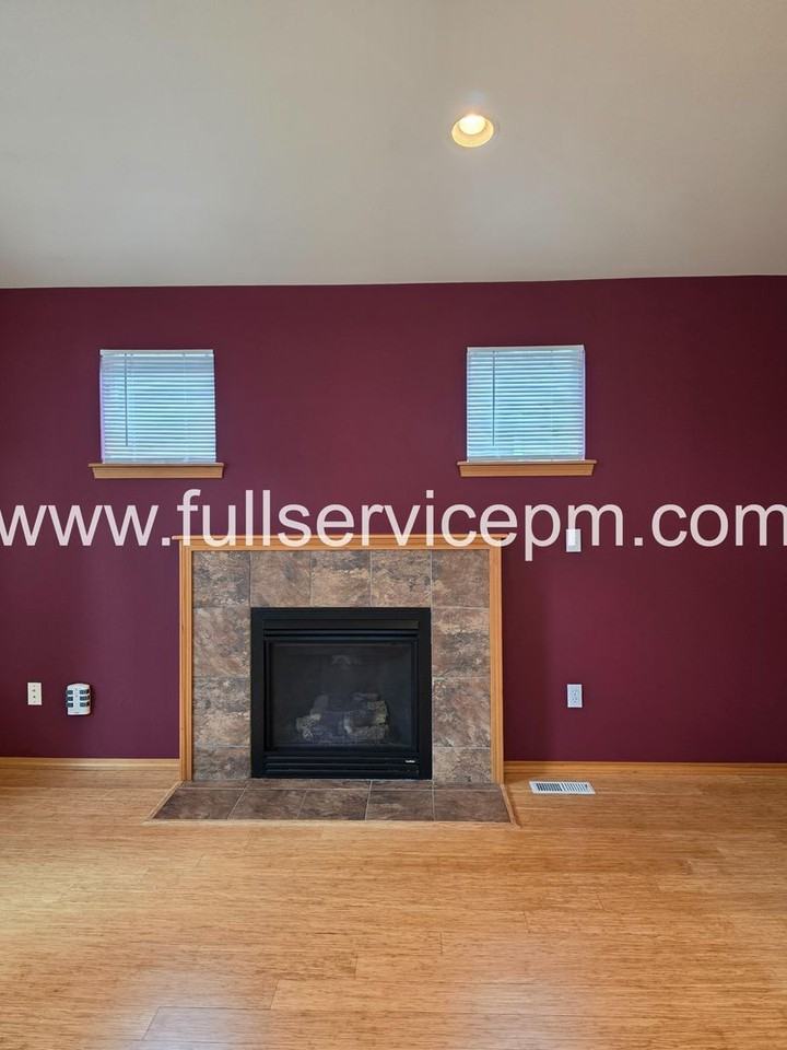 18007 Stone Ave N - Photo 2 of 25