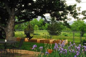 featured image of 255 S 38th St