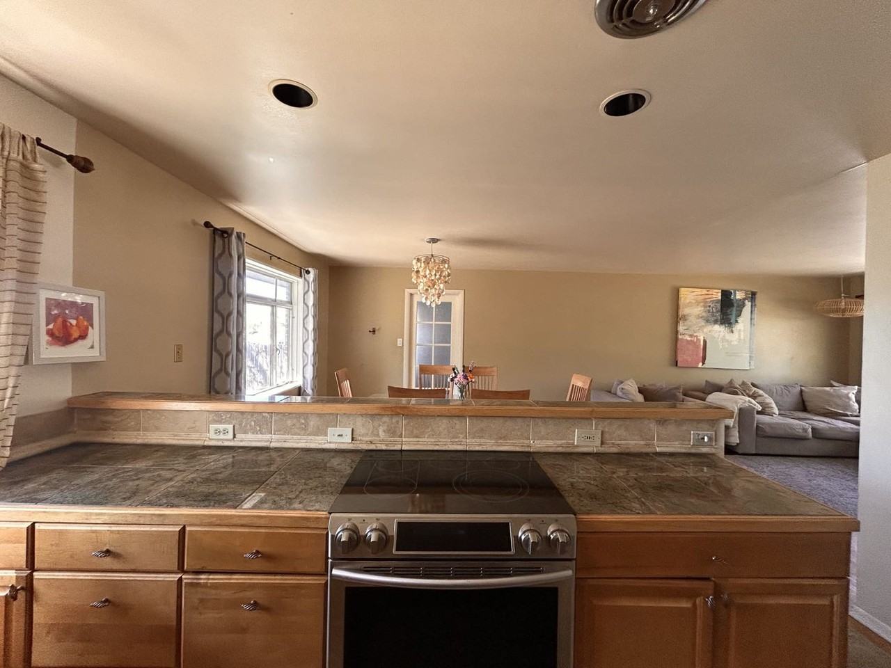 255 S 38th St - Photo 4 of 22