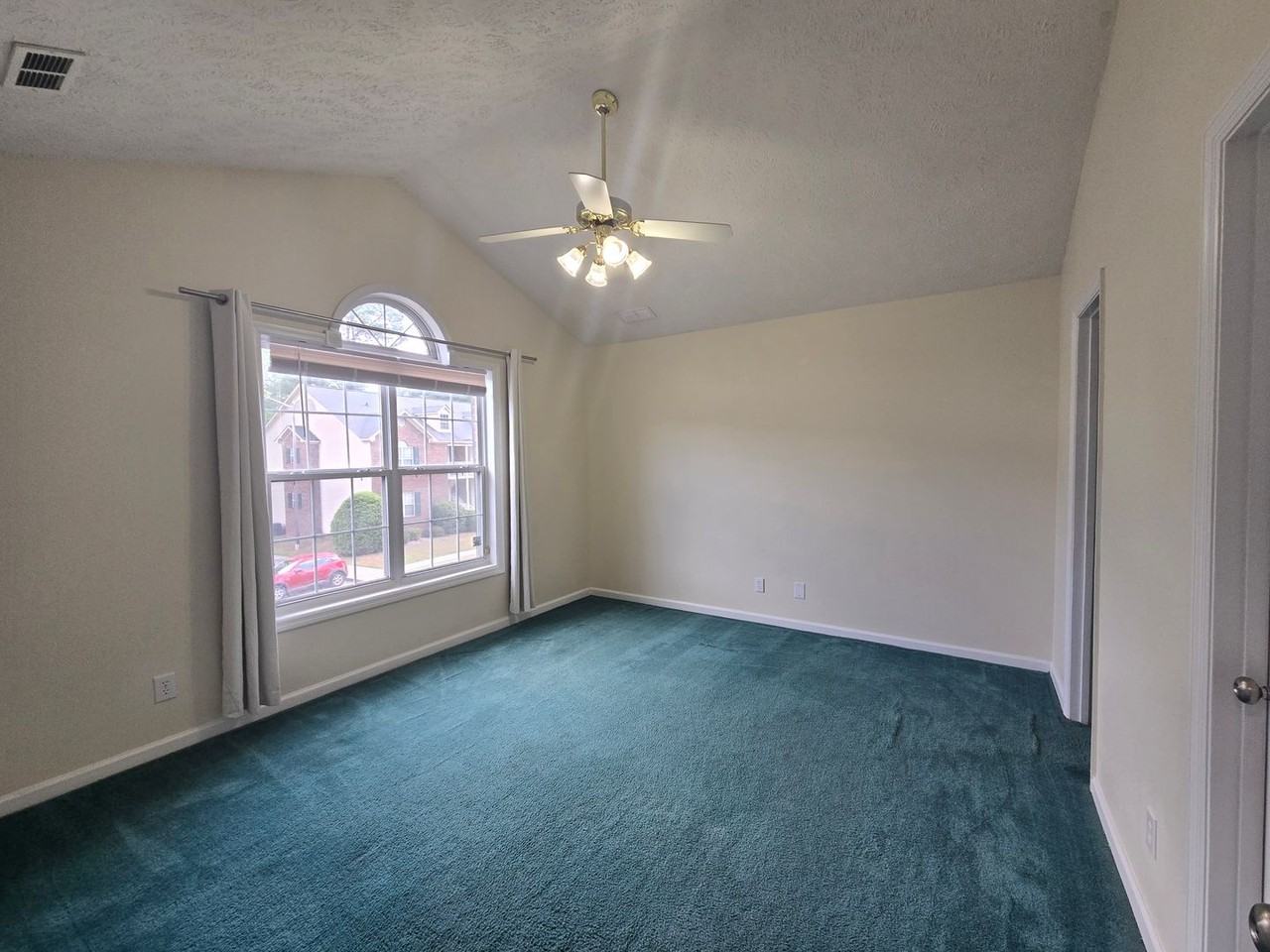 3411 Lainey Ln - Photo 5 of 27