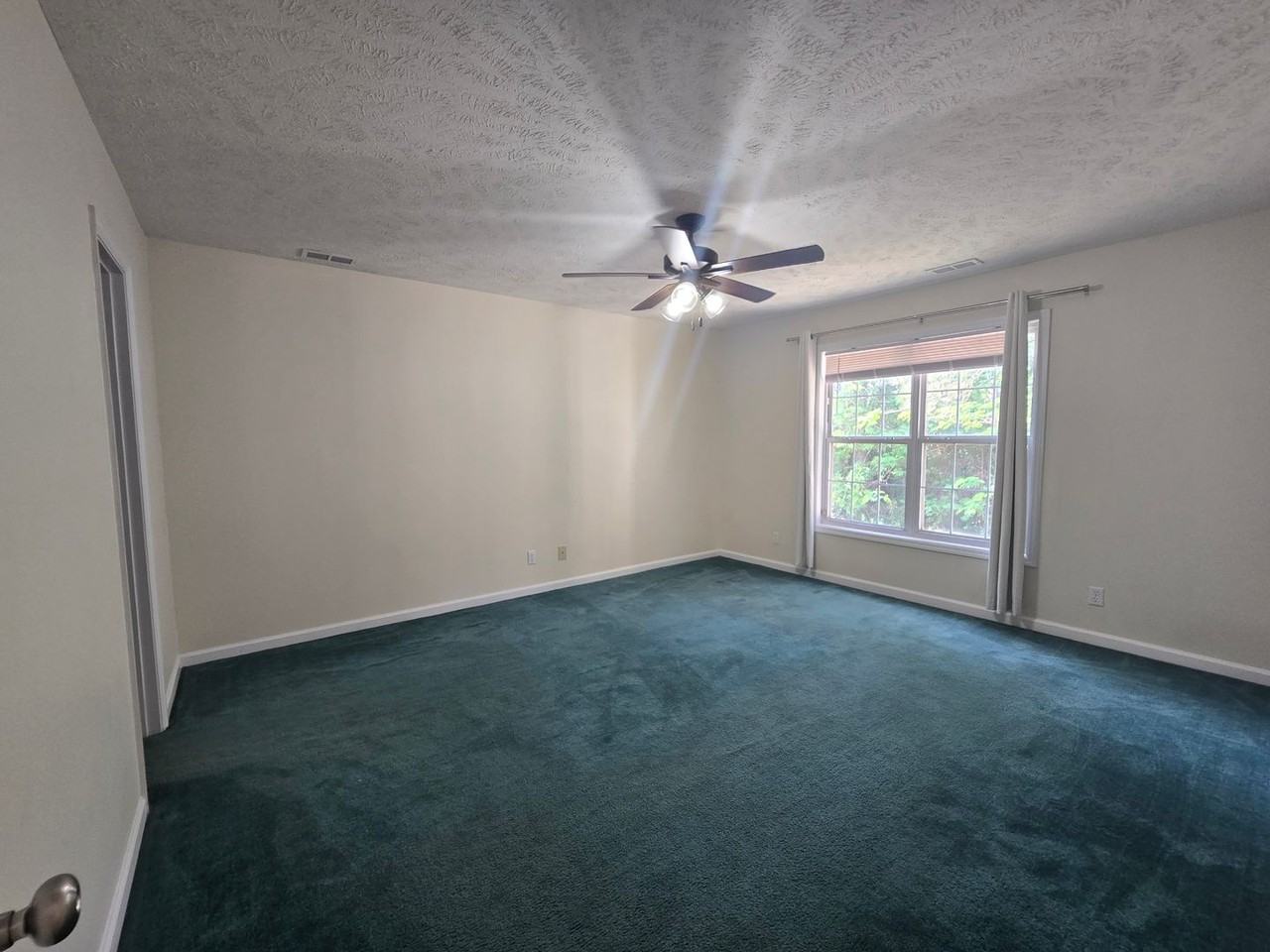 3411 Lainey Ln - Photo 7 of 27