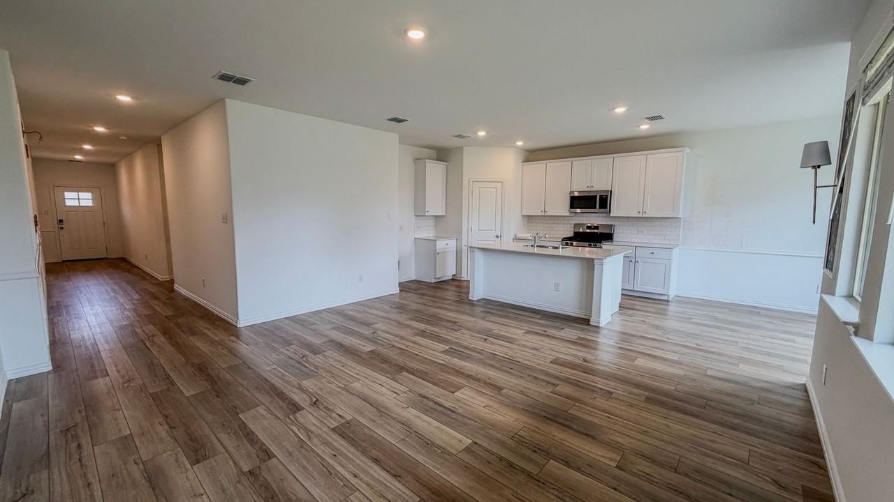 1462 Everett Gardens Way - Photo 3 of 8