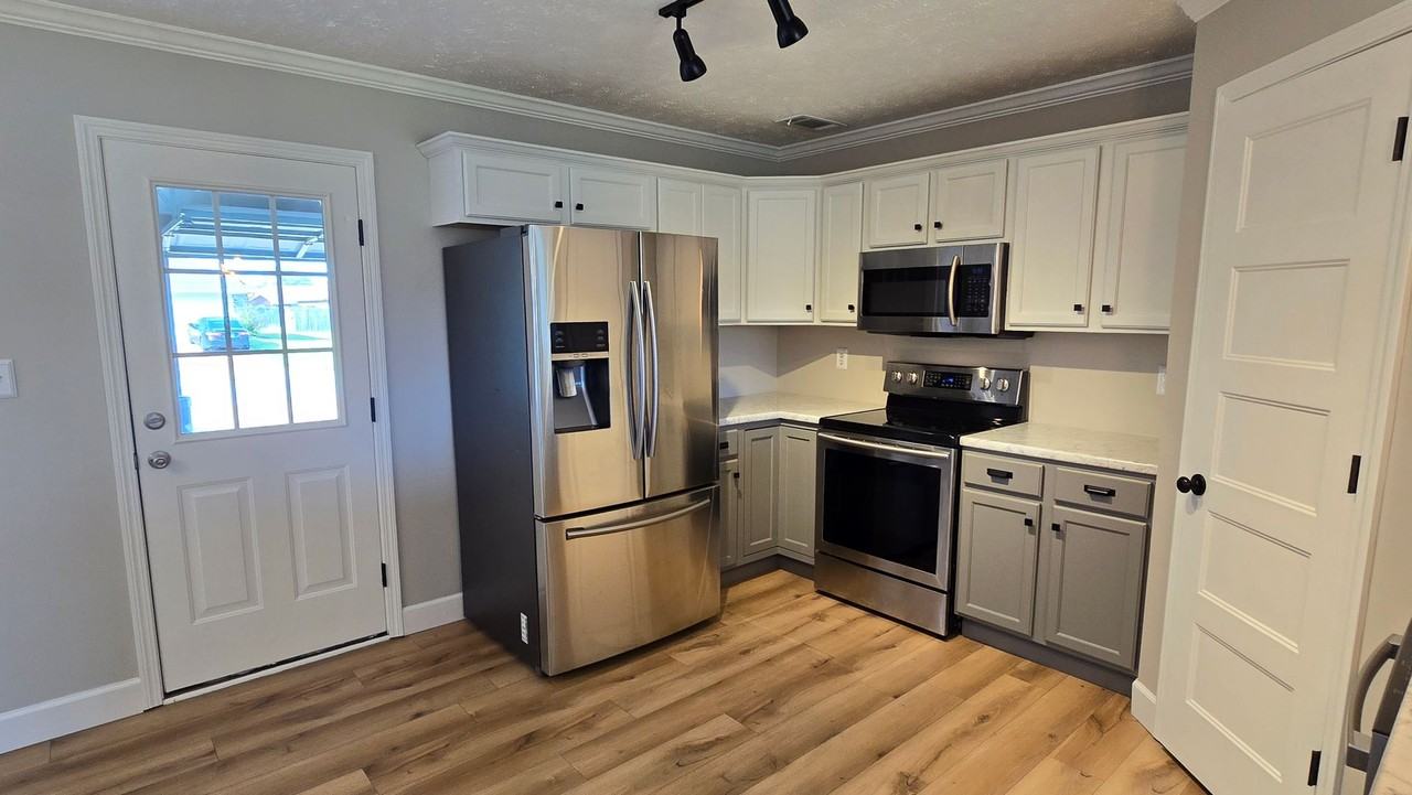 153 Julius Cv - Photo 6 of 30