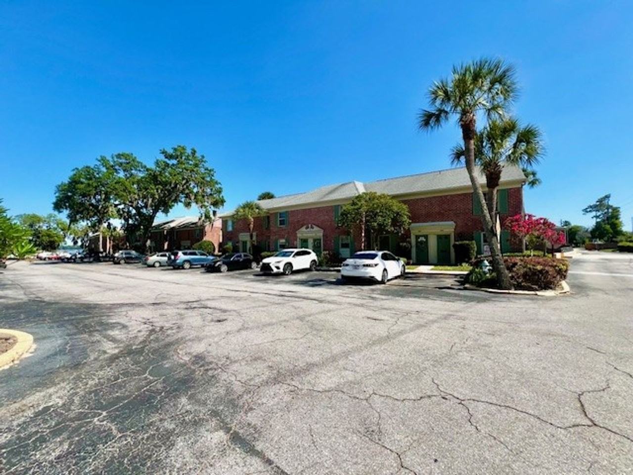 306 Georgetown Dr - Photo 2 of 50