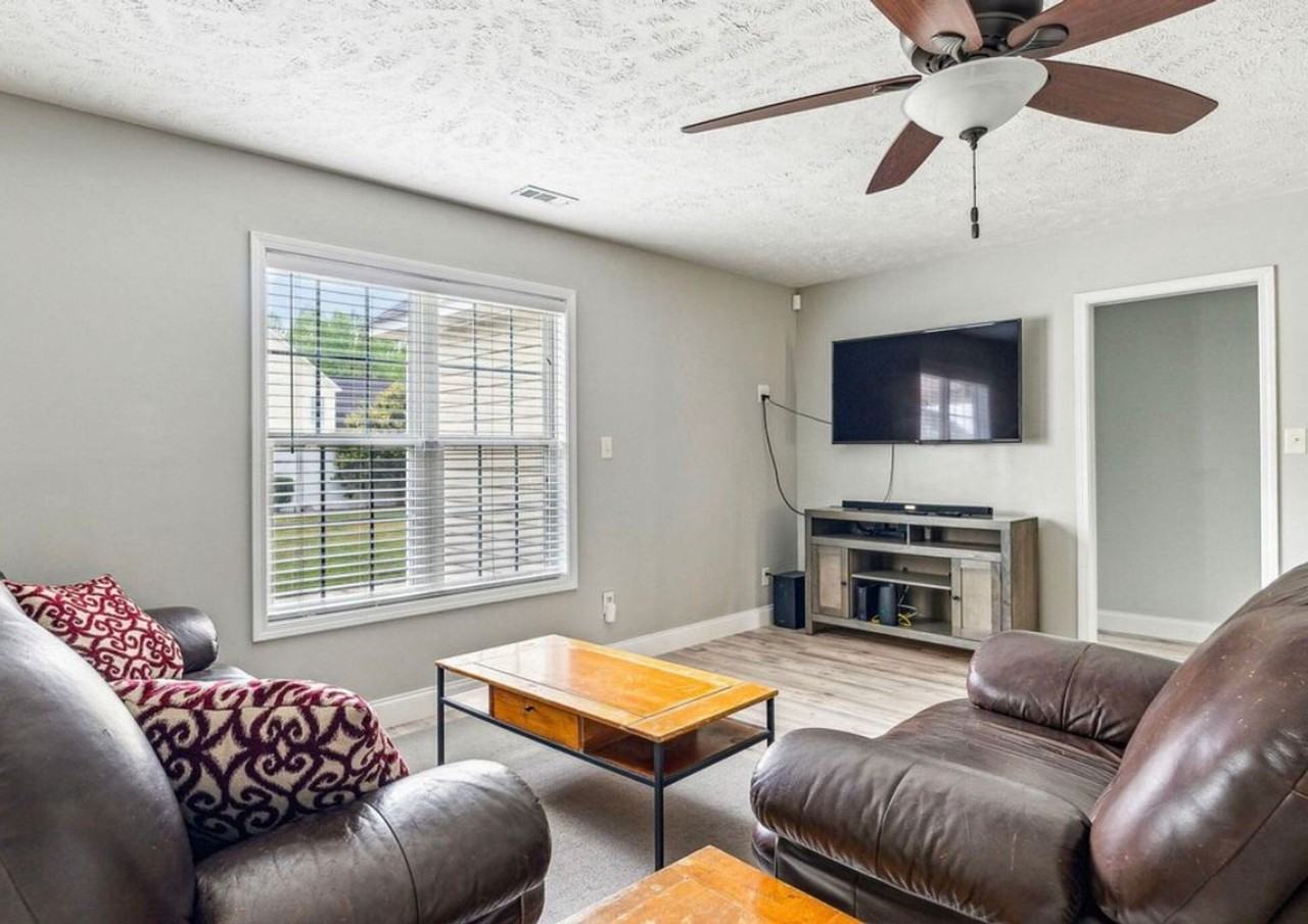 362 Broad Dr - Photo 2 of 10