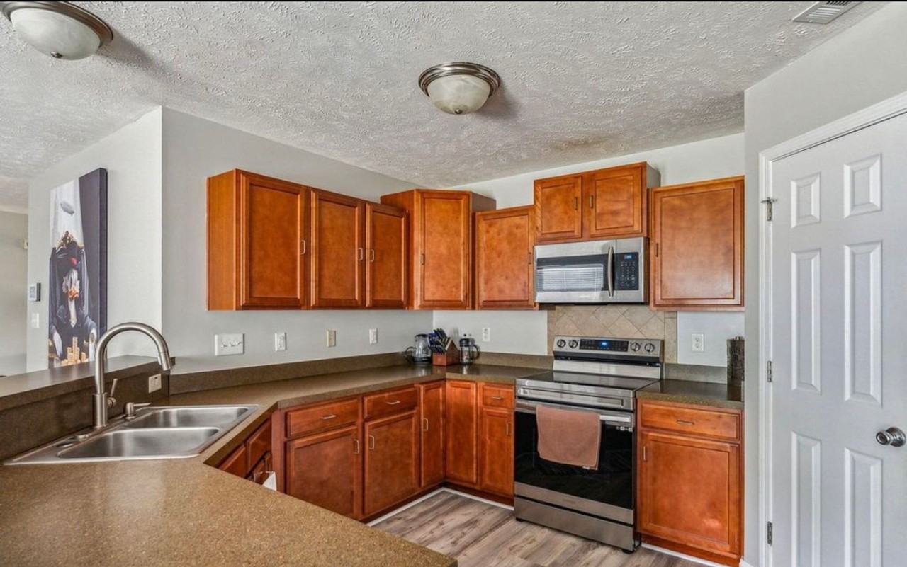 362 Broad Dr - Photo 3 of 10