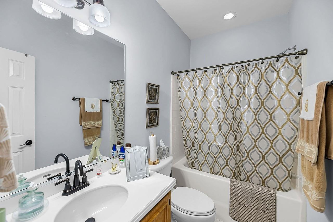 8725 Evangeline Dr - Photo 5 of 47