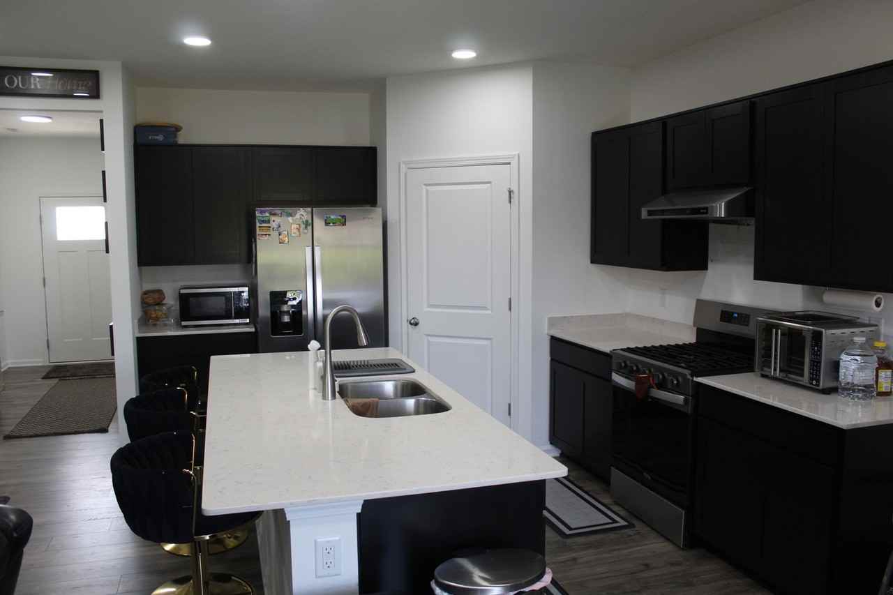 2068 Quail West Dr - Photo 3 of 29