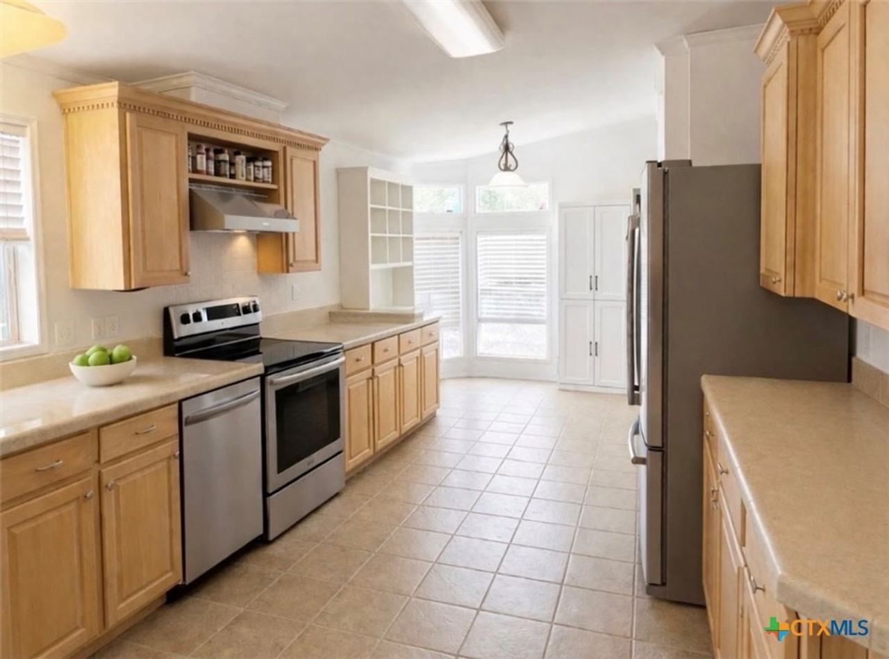 1444 Willow Dr - Photo 2 of 12