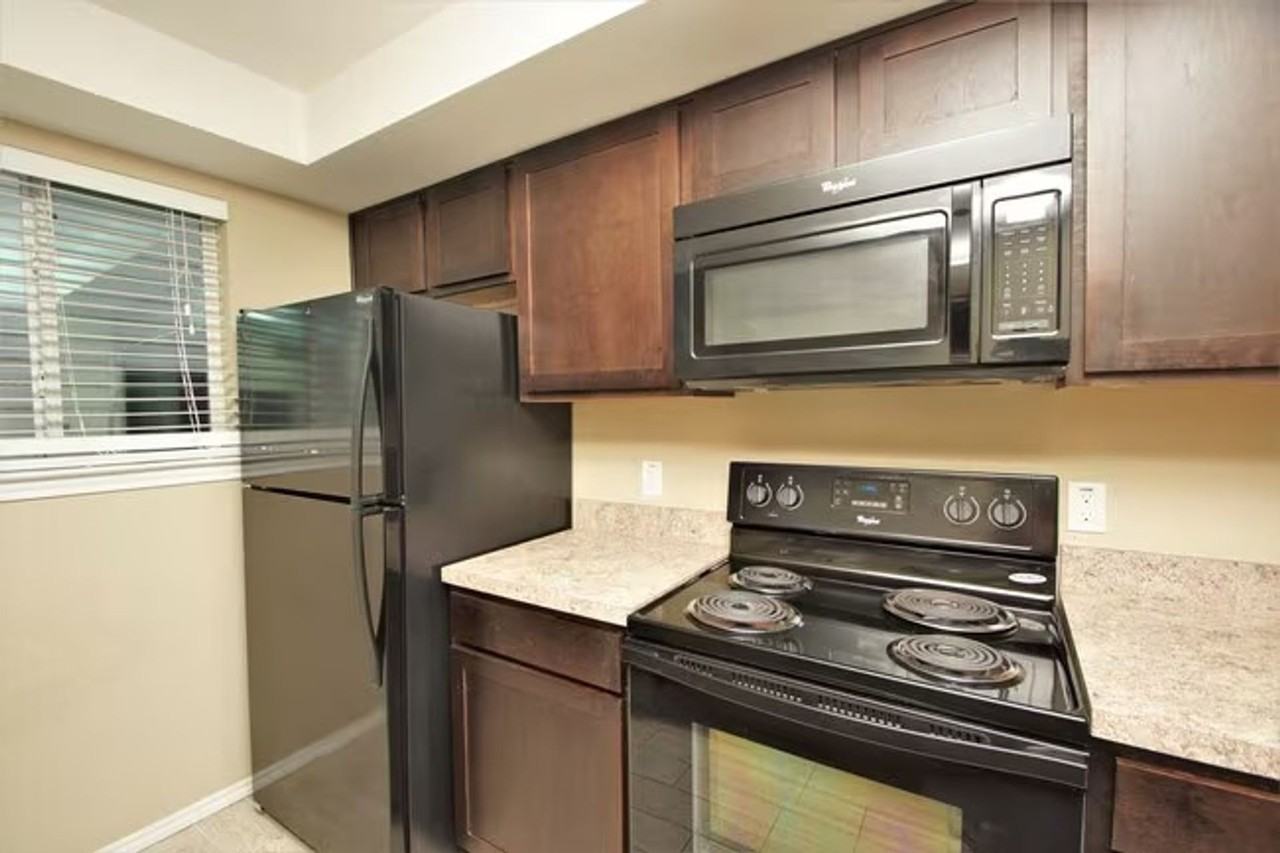Stone Hill Apartments - Photo 3 of 19