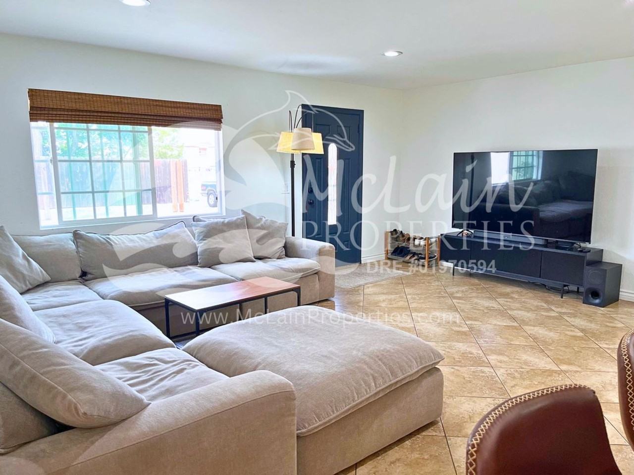 8747 Railroad Ave - Photo 4 of 30