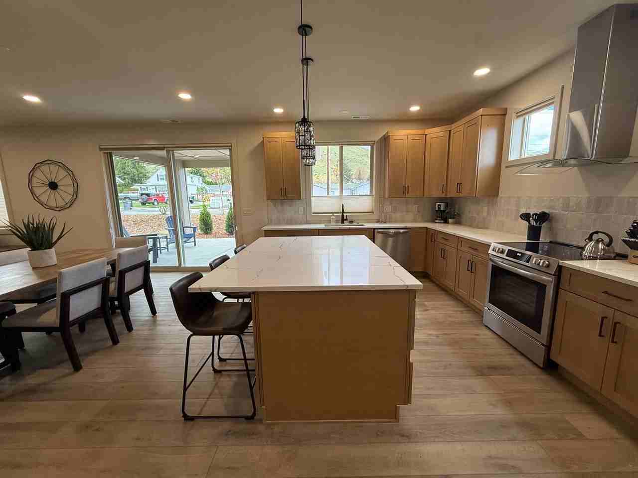 1730 Castlerock Ave - Photo 7 of 29