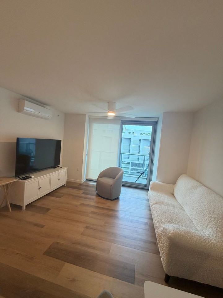 1500 Rycroft St #800R - Photo 5 of 24