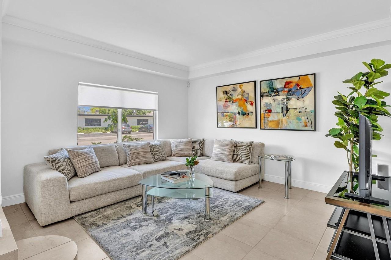 1712 Mayo St - Photo 7 of 35