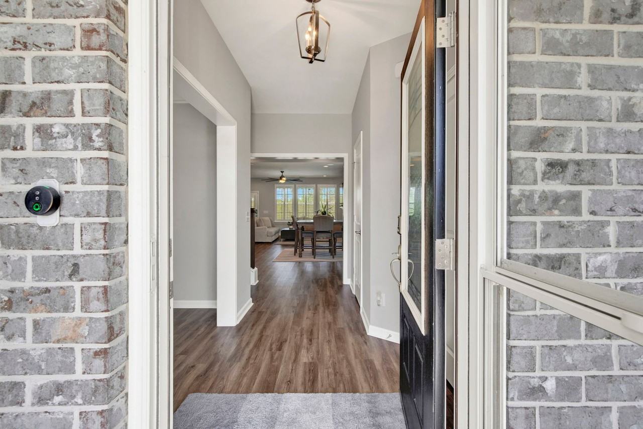 217 Mcqueen Dr - Photo 3 of 28