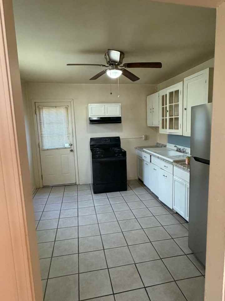 3611 Bruxelles St - Photo 4 of 10