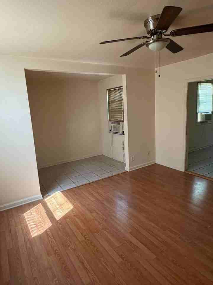 3611 Bruxelles St - Photo 6 of 10