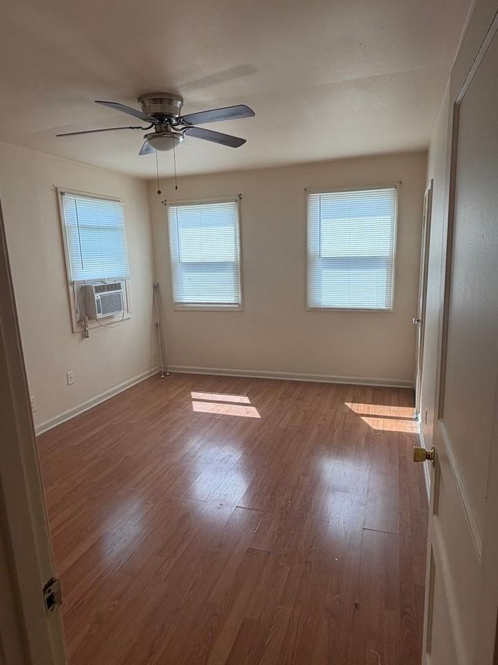 3611 Bruxelles St - Photo 7 of 10