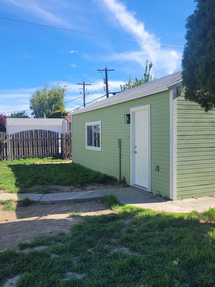 1330 C St Sw - Photo 4 of 22