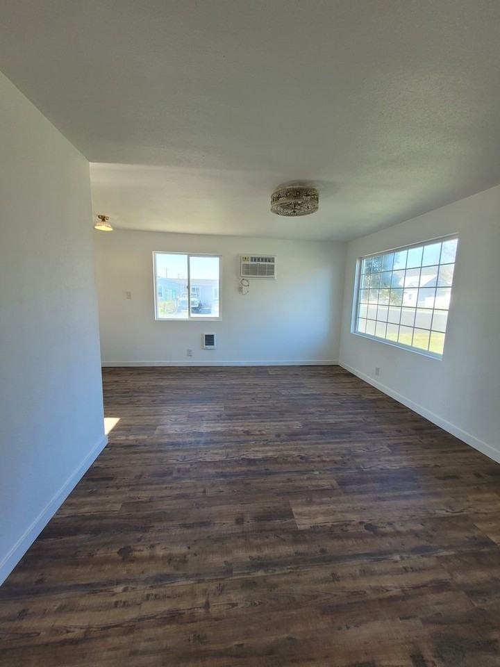 1330 C St Sw - Photo 6 of 22