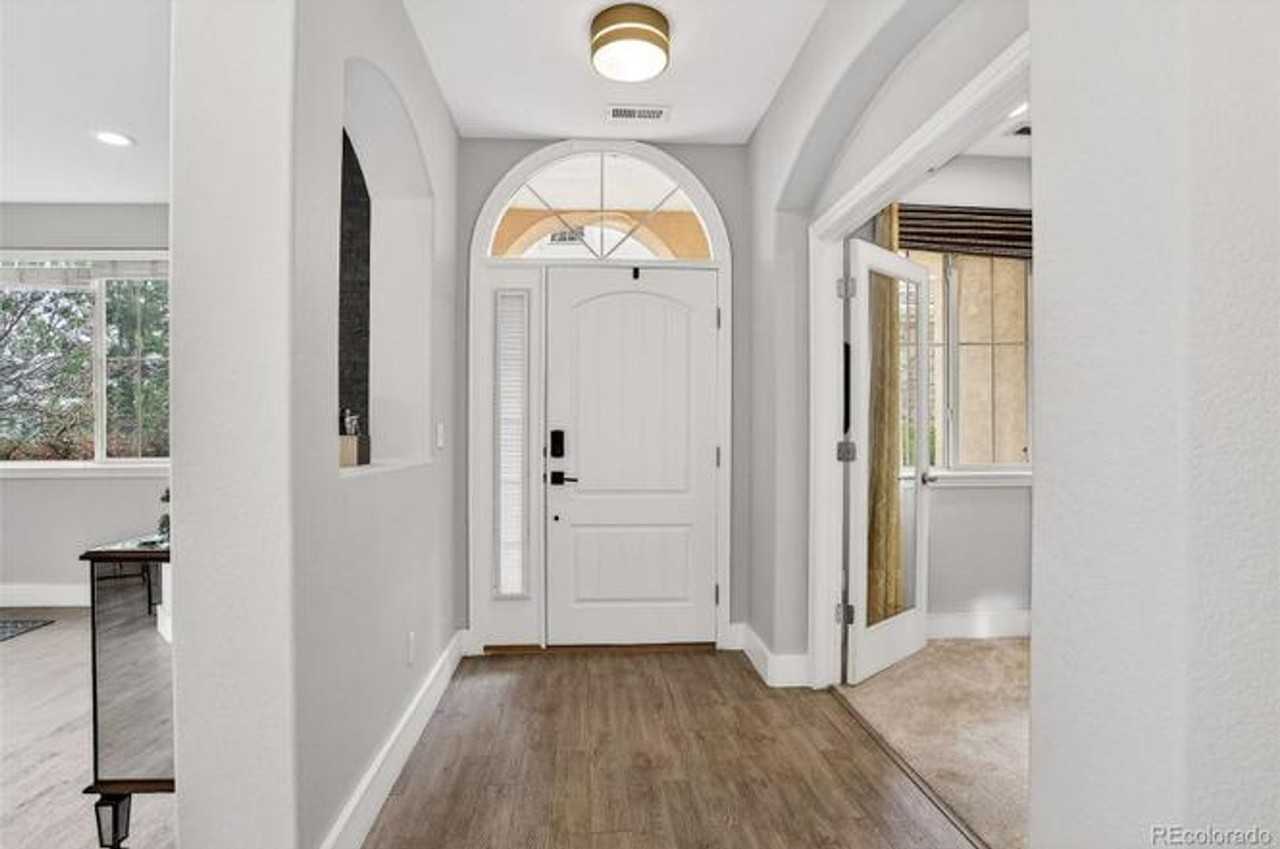 10098 Bluffmont Ln - Photo 6 of 32