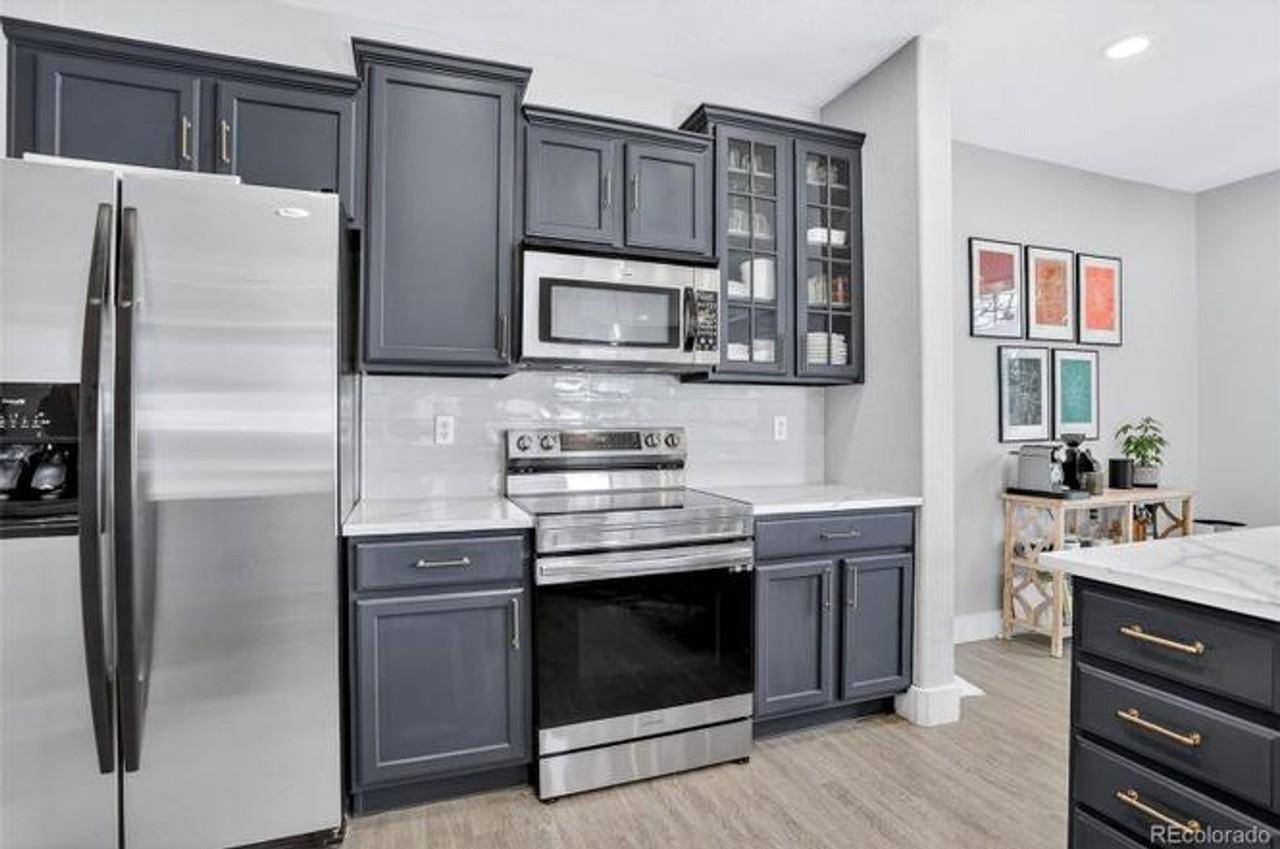 10098 Bluffmont Ln - Photo 7 of 32