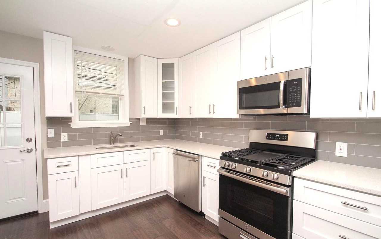 1271 S 24th St - Photo 2 of 24