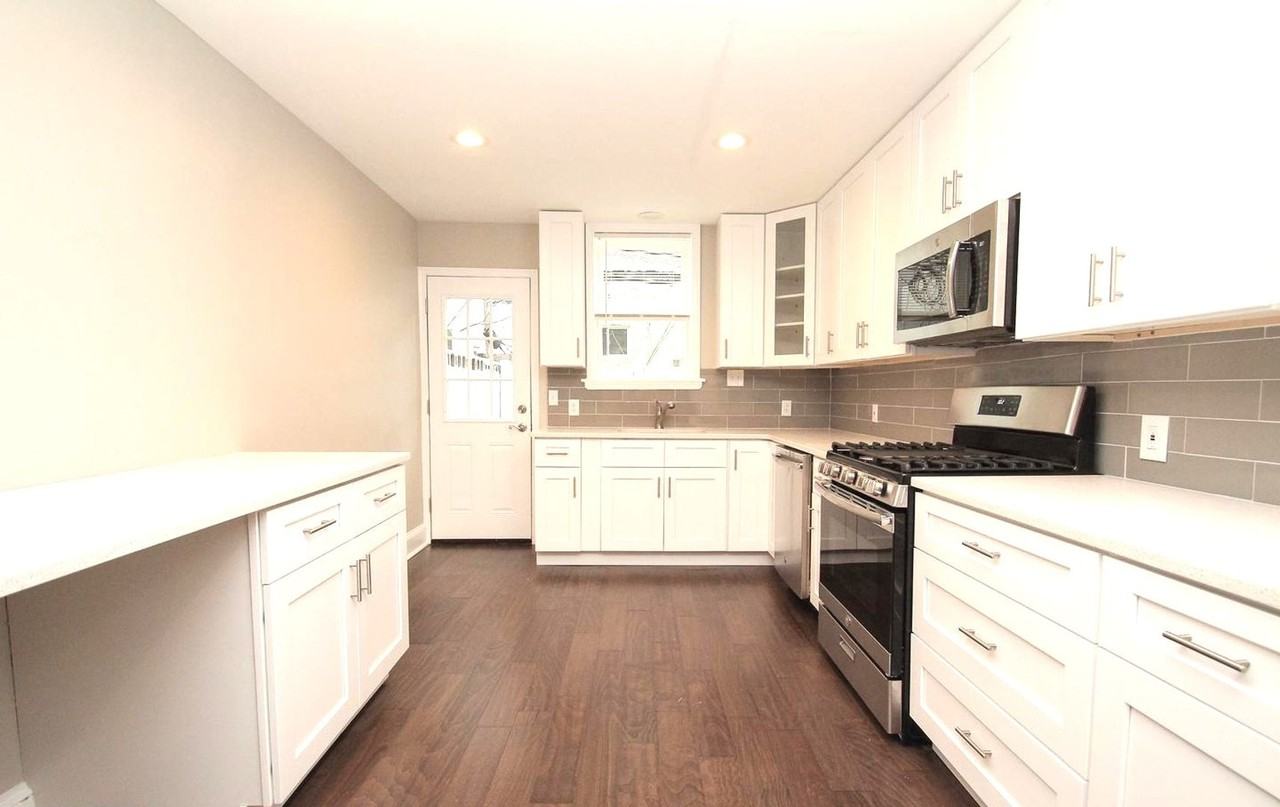 1271 S 24th St - Photo 3 of 24