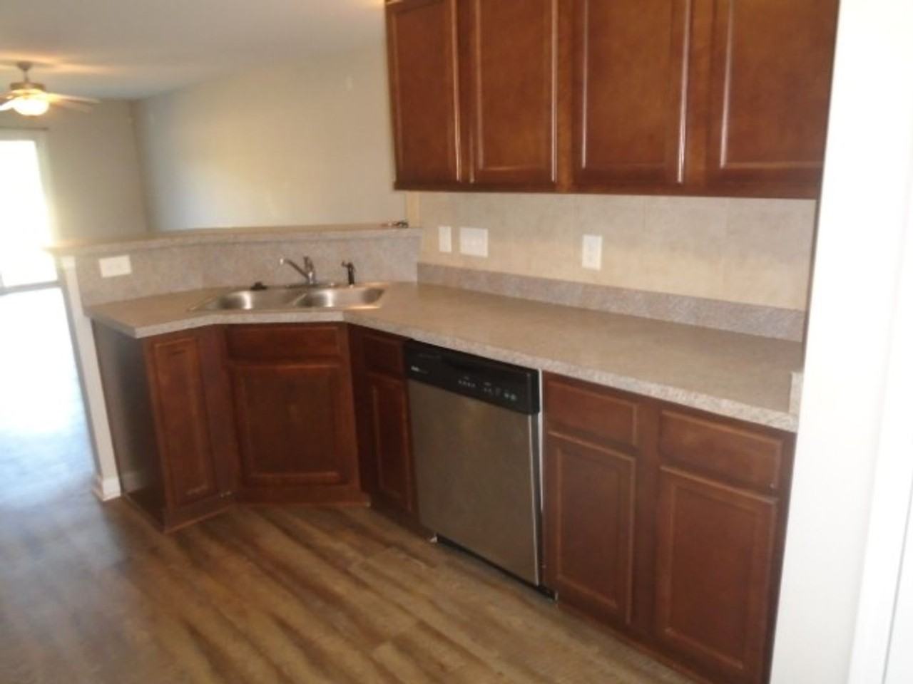 172 Collinwood Dr - Photo 7 of 17