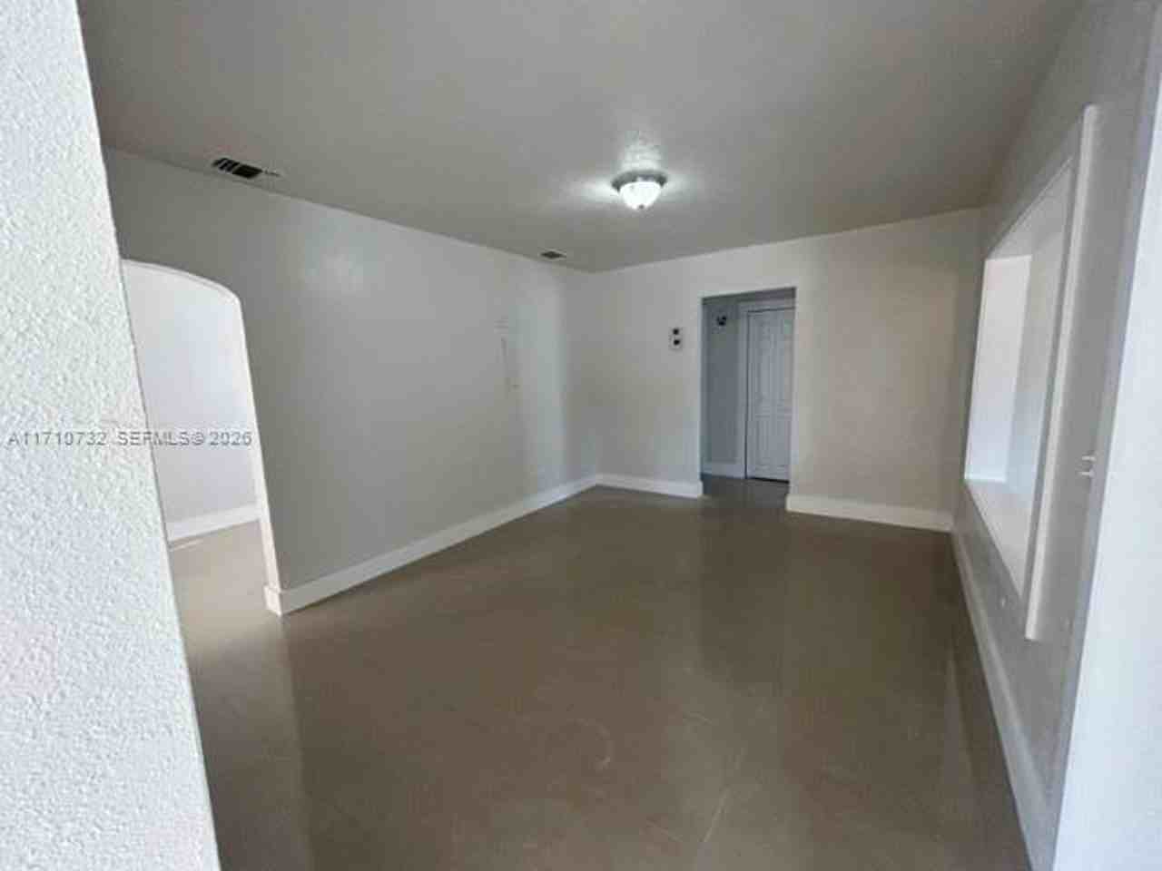 3529 Nw 34th St - Photo 2 of 10