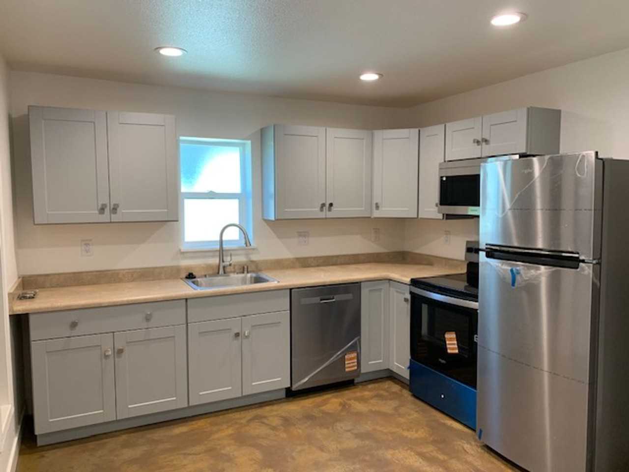 785 W 11th Ave #3 - Photo 5 of 9