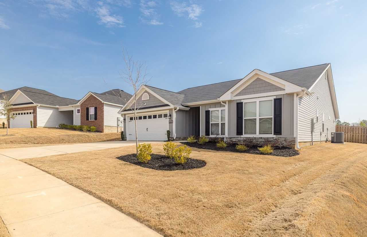 2370 Bundoran Dr - Photo 2 of 50
