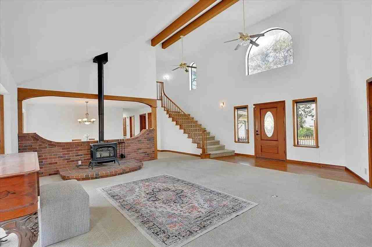 12126 Waxwing Ct - Photo 3 of 28