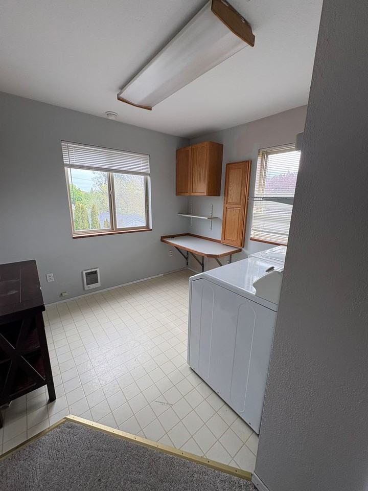 1407 D St Sw - Photo 4 of 8
