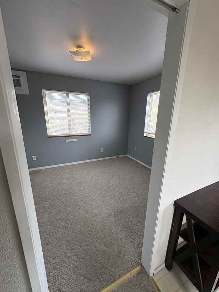 1407 D St Sw - Photo 5 of 8
