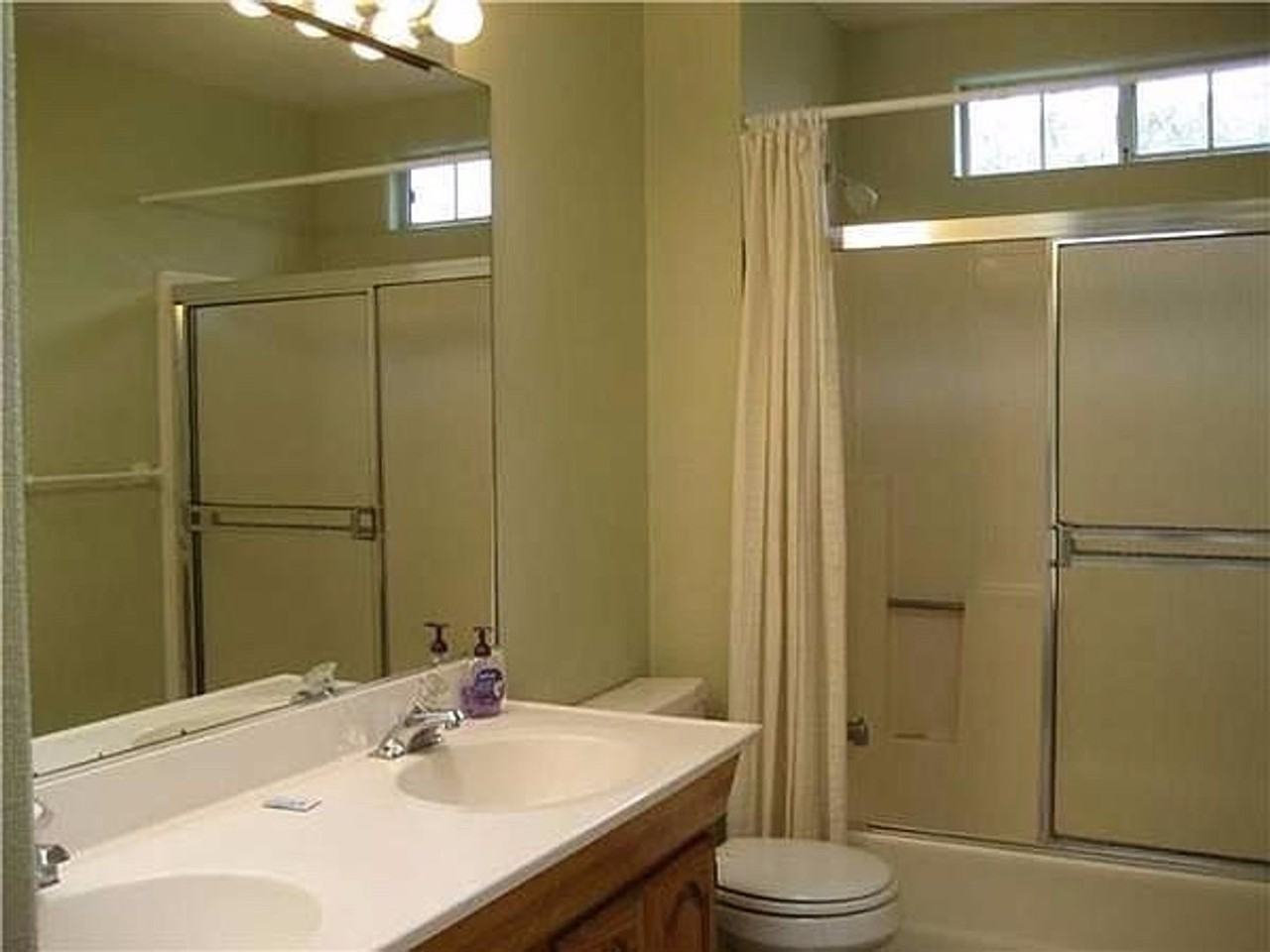 4634 Greene St - Photo 4 of 11