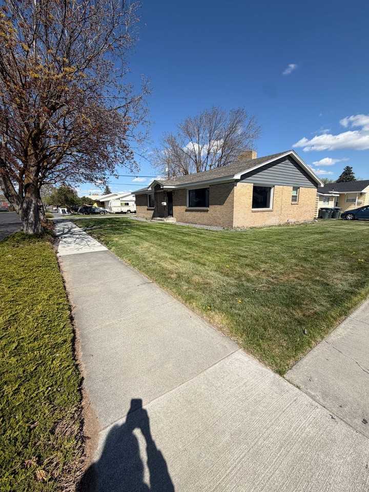 836 E Olive Ave - Photo 4 of 19