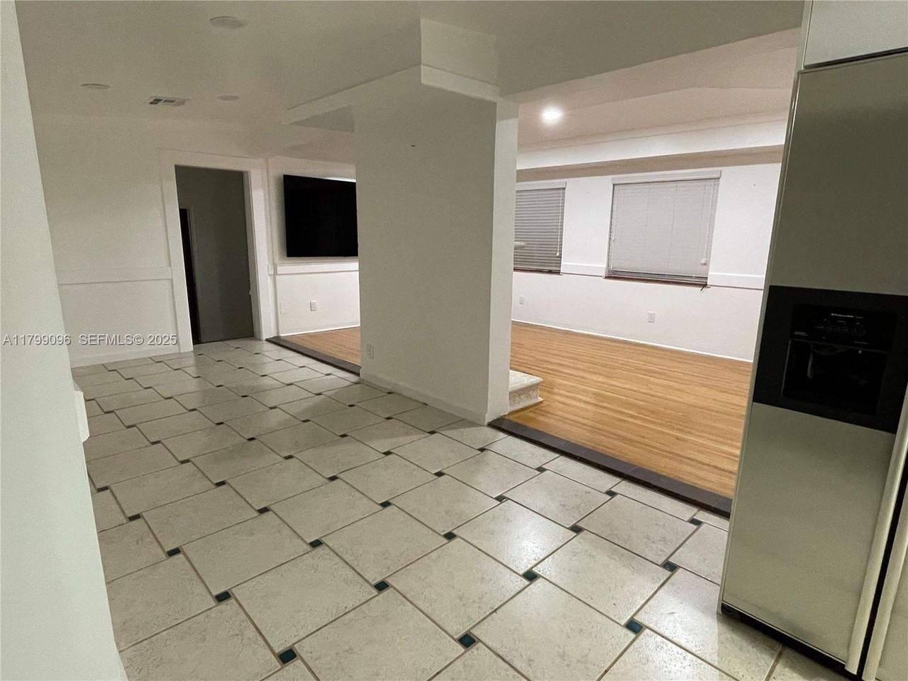 63 Nw 51st Ave - Photo 5 of 20