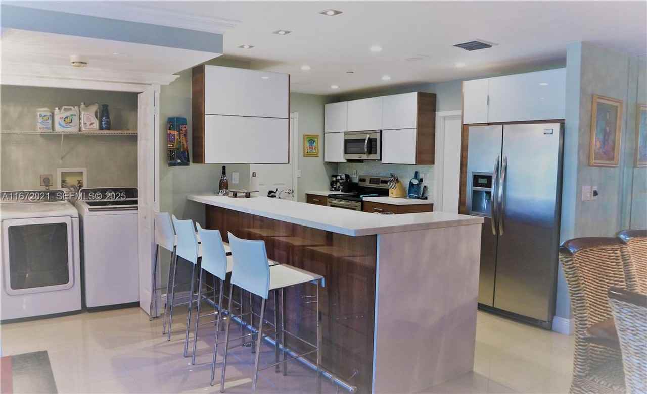 151 Crandon Blvd - Photo 3 of 12