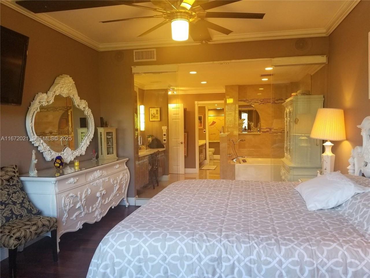 151 Crandon Blvd - Photo 5 of 12