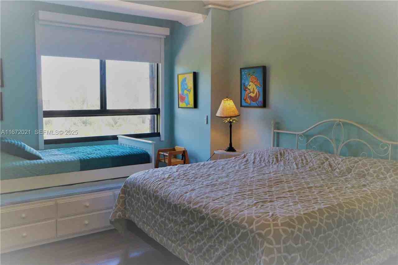 151 Crandon Blvd - Photo 7 of 12