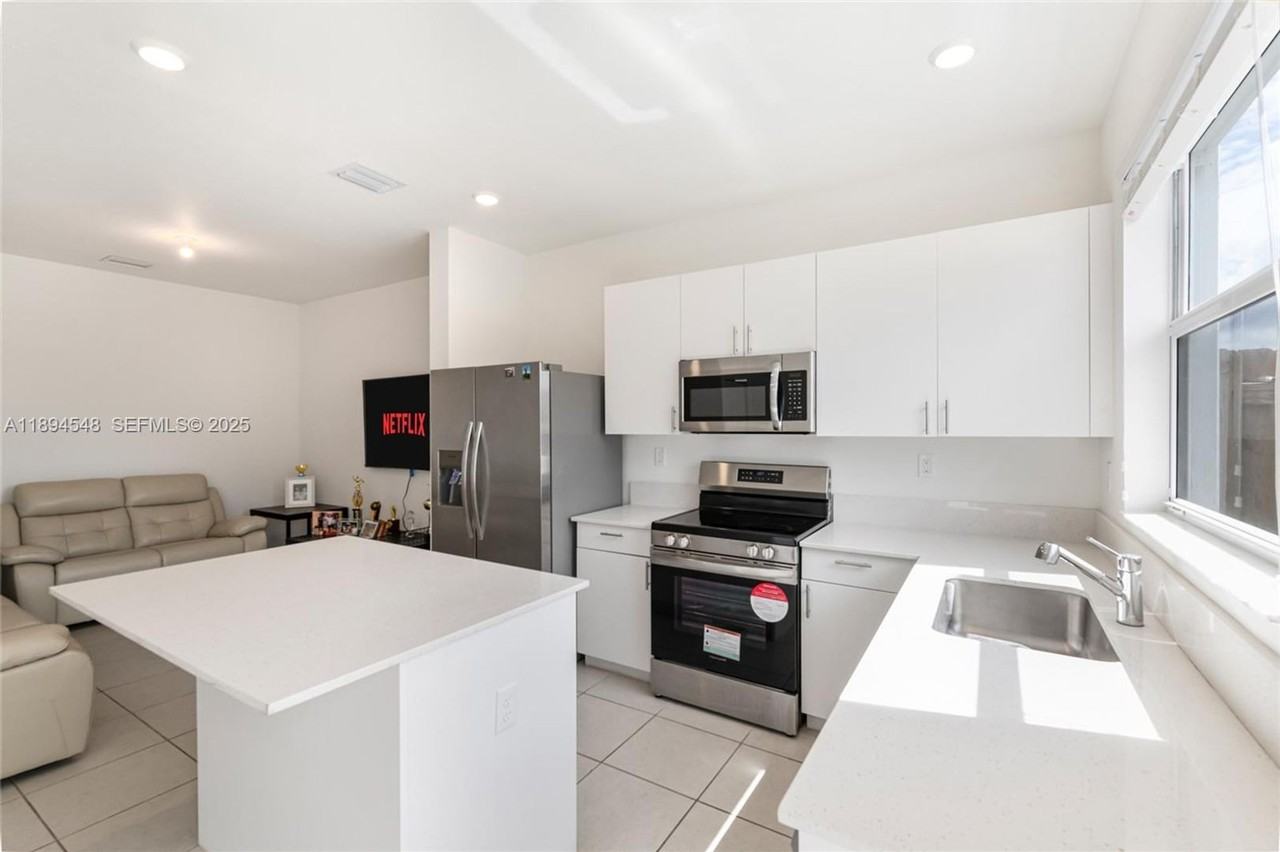29254 Sw 163rd Ct - Photo 4 of 18
