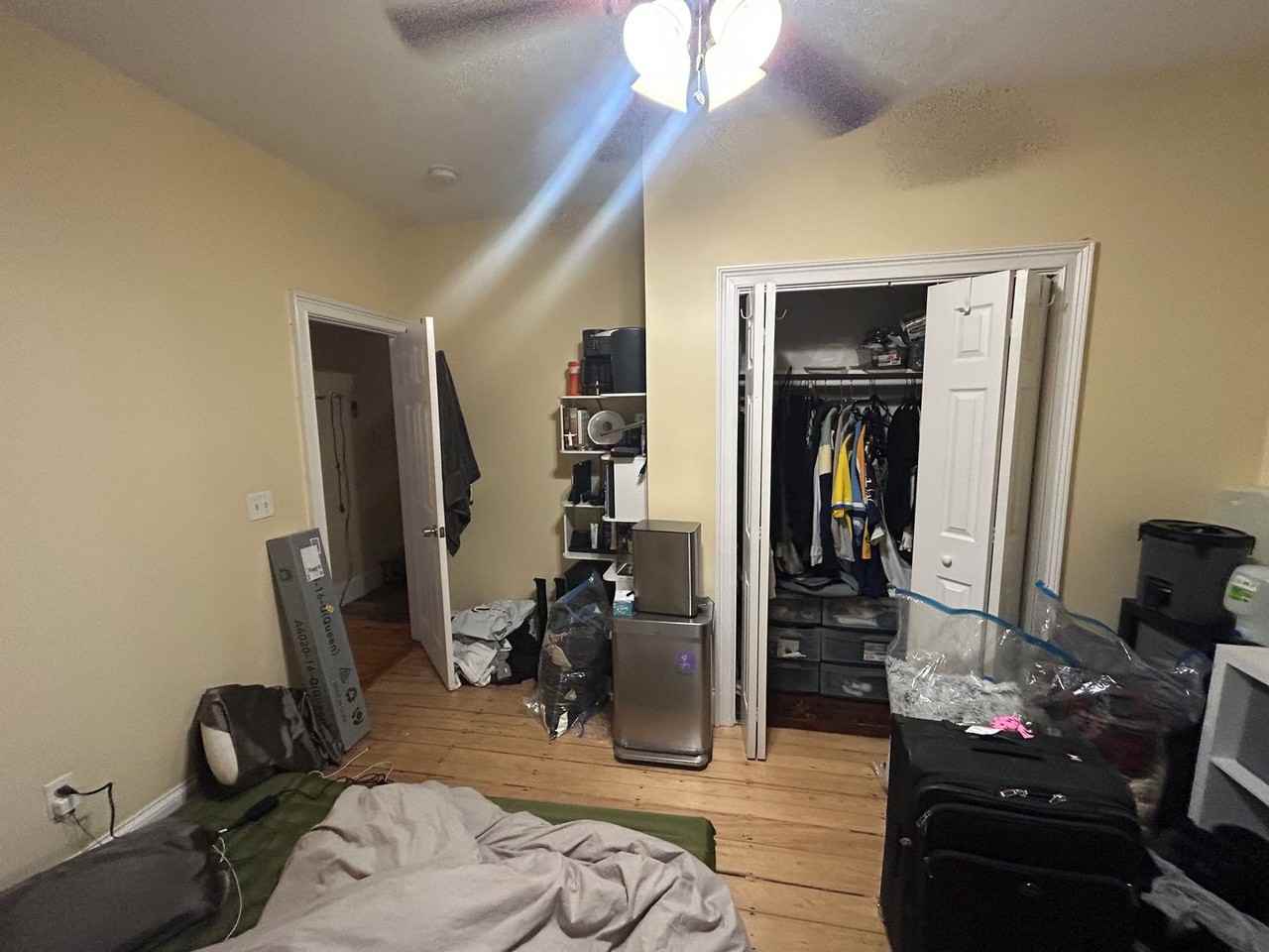 722 Parker St - Photo 4 of 17