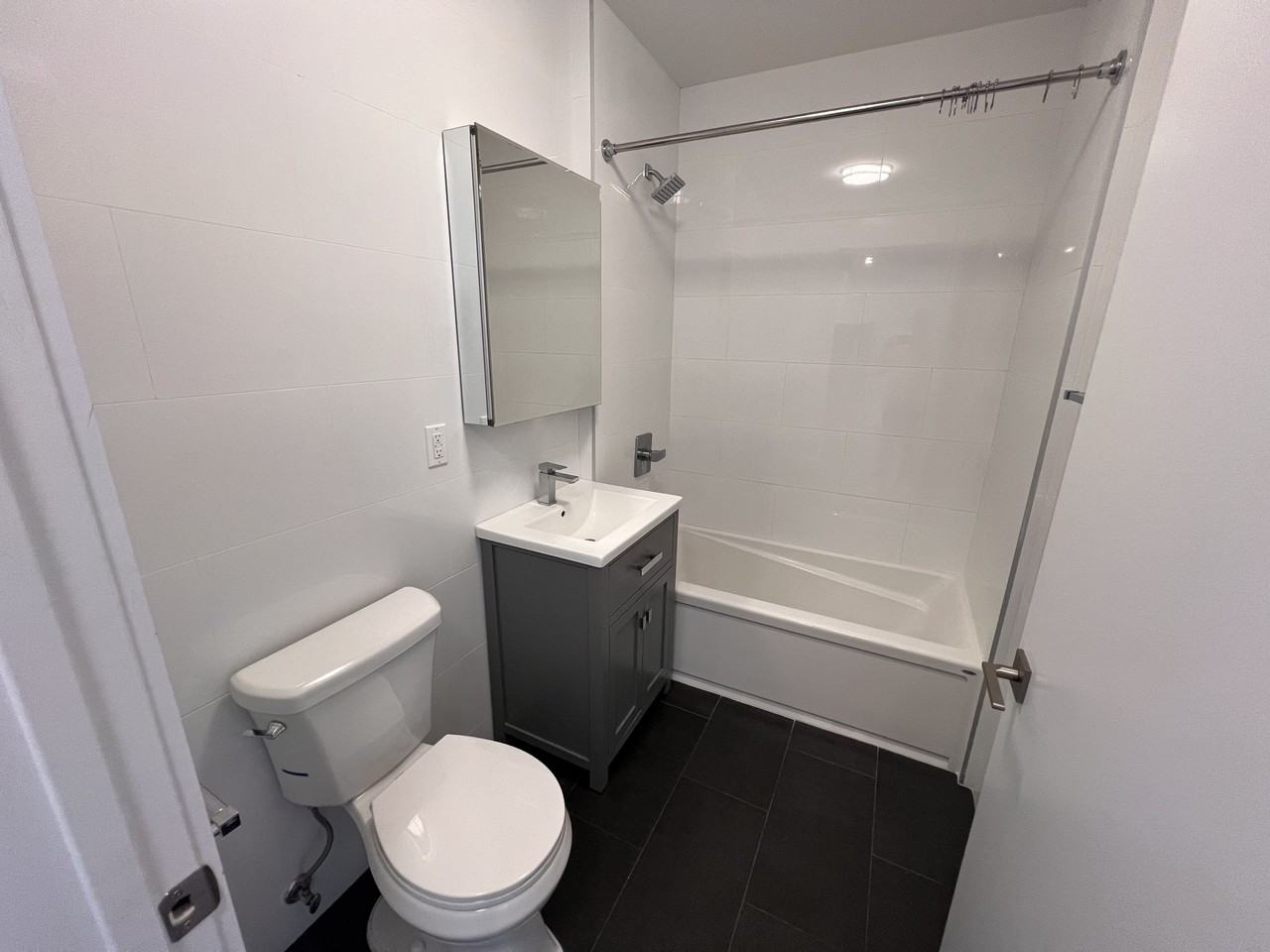 2010 Ocean Avenue #G3 - Photo 4 of 7