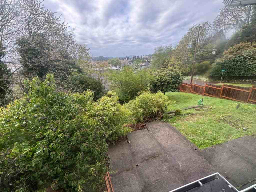 642 N 3rd St - Photo 2 of 11