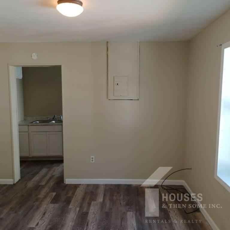 120 Owens St - Photo 3 of 14