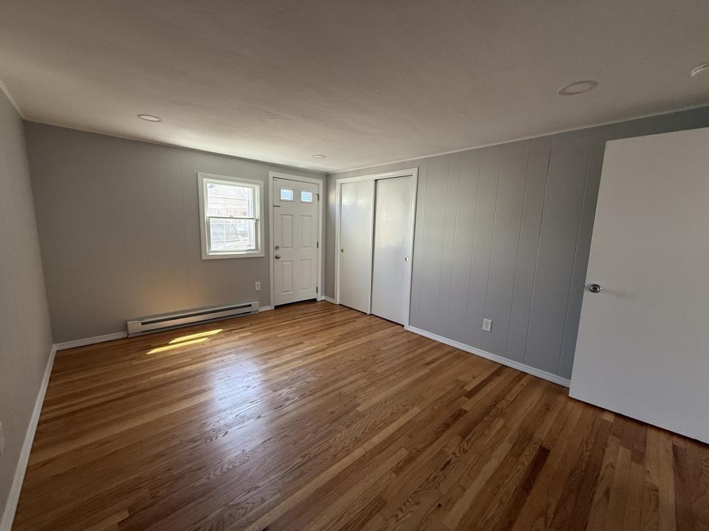 343 Snell St - Photo 2 of 8