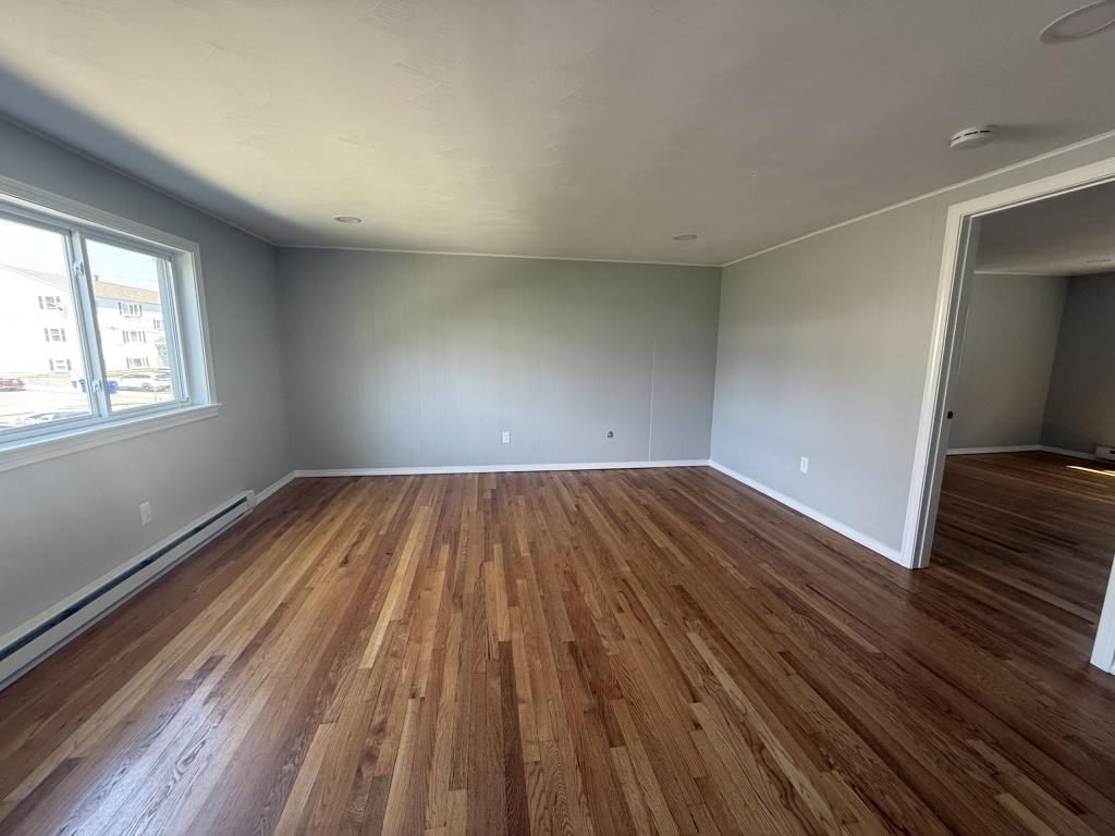 343 Snell St - Photo 5 of 8