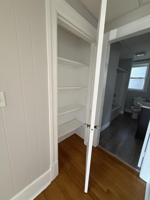 476 Locust St - Photo 4 of 8