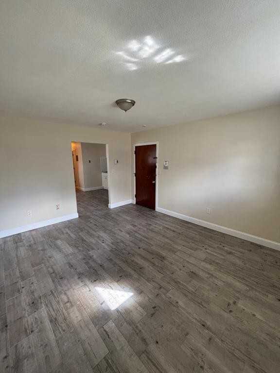 656 Hyde Park Ave - Photo 4 of 7